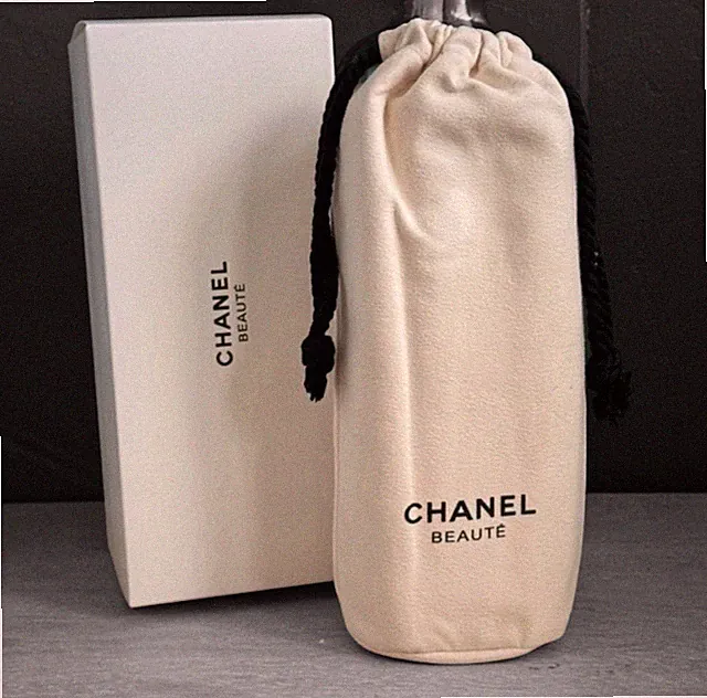 CHANELBEAUTE Throw Blanket w/ Pouch Travel Cream Color 2 x 4 ft Novelty GWP NIB