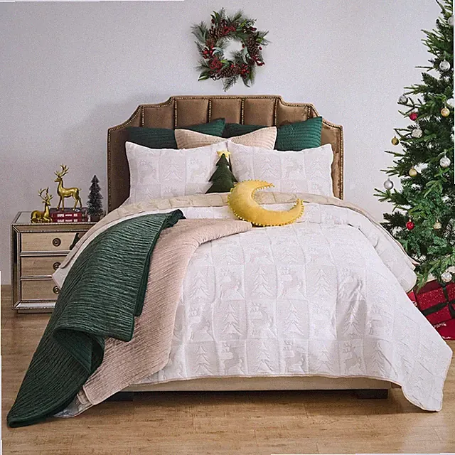Greenland Home Novelty Holiday Reversible Matelassé Coverlet Set, 3-Piece Full/Q